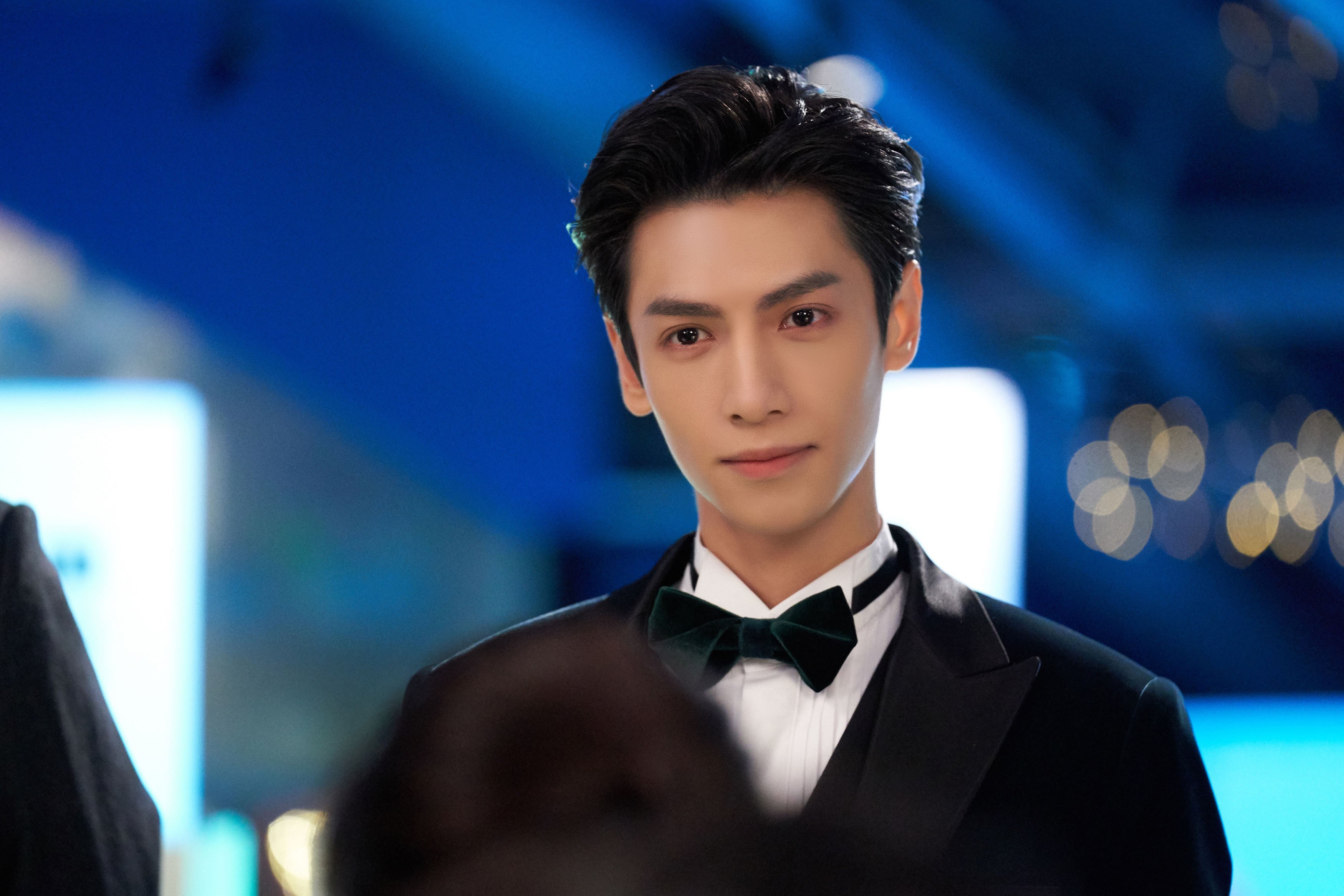 开云体育平台APP-绿茵棋盘上的将军—德甲争冠夜与C罗的节奏哲学